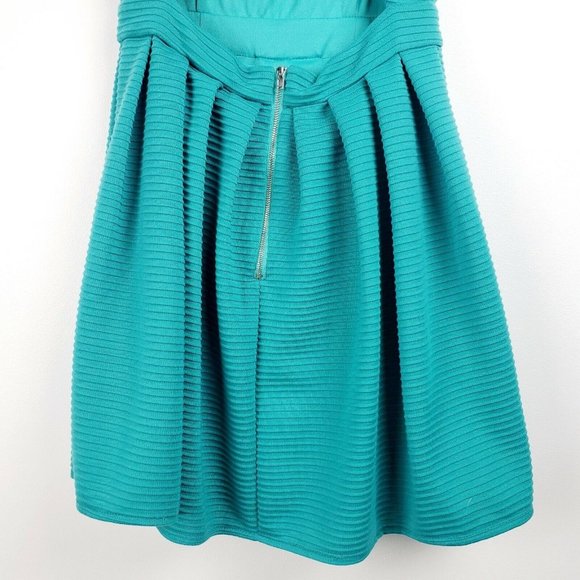 L'ATISTE by Amy Emerald Green Heart Cut Out Back Lined Dress Size Medium EUC - Picture 7 of 7